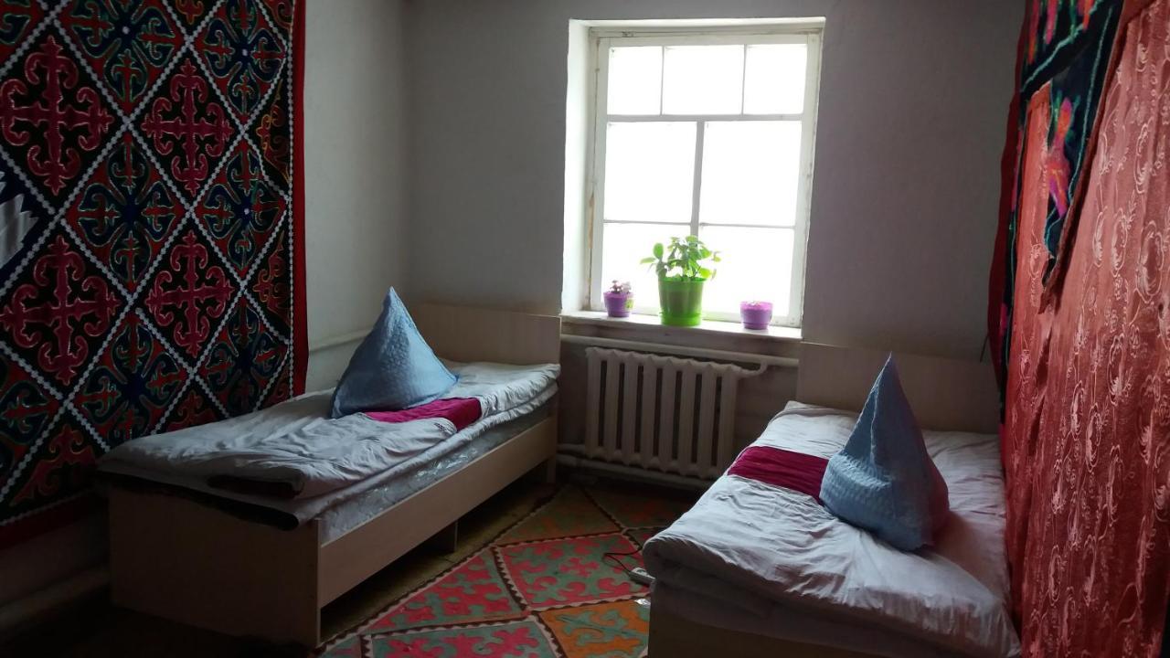 Happy Hostel In Kochkor المظهر الخارجي الصورة