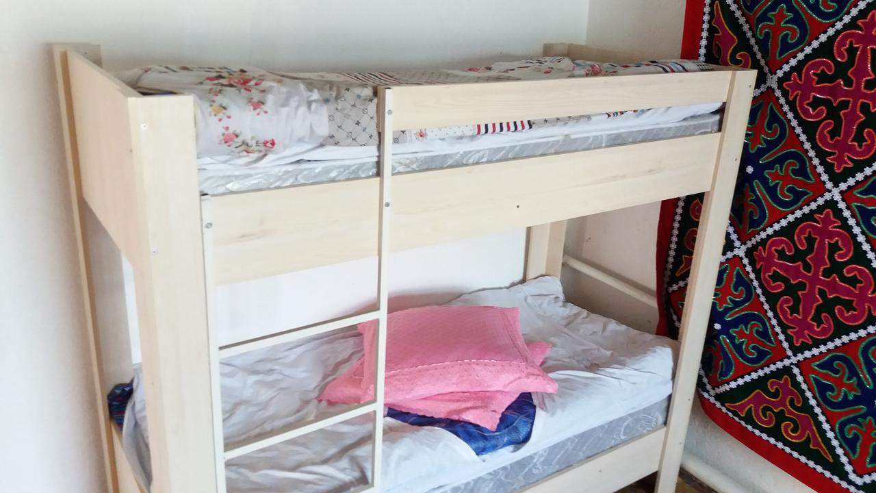 Happy Hostel In Kochkor المظهر الخارجي الصورة