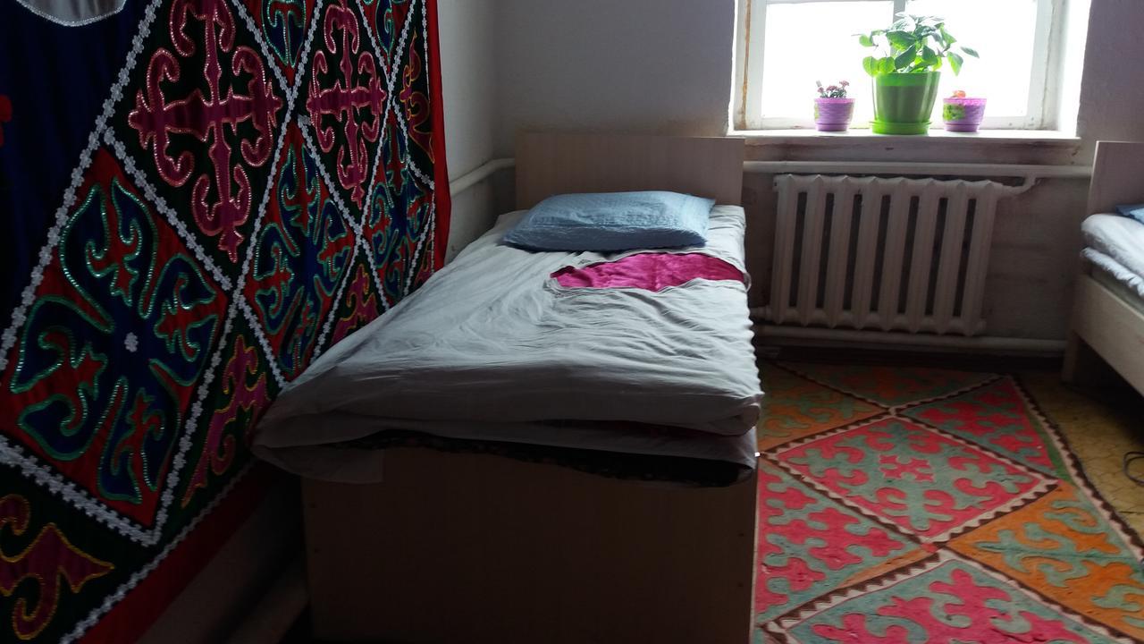Happy Hostel In Kochkor المظهر الخارجي الصورة