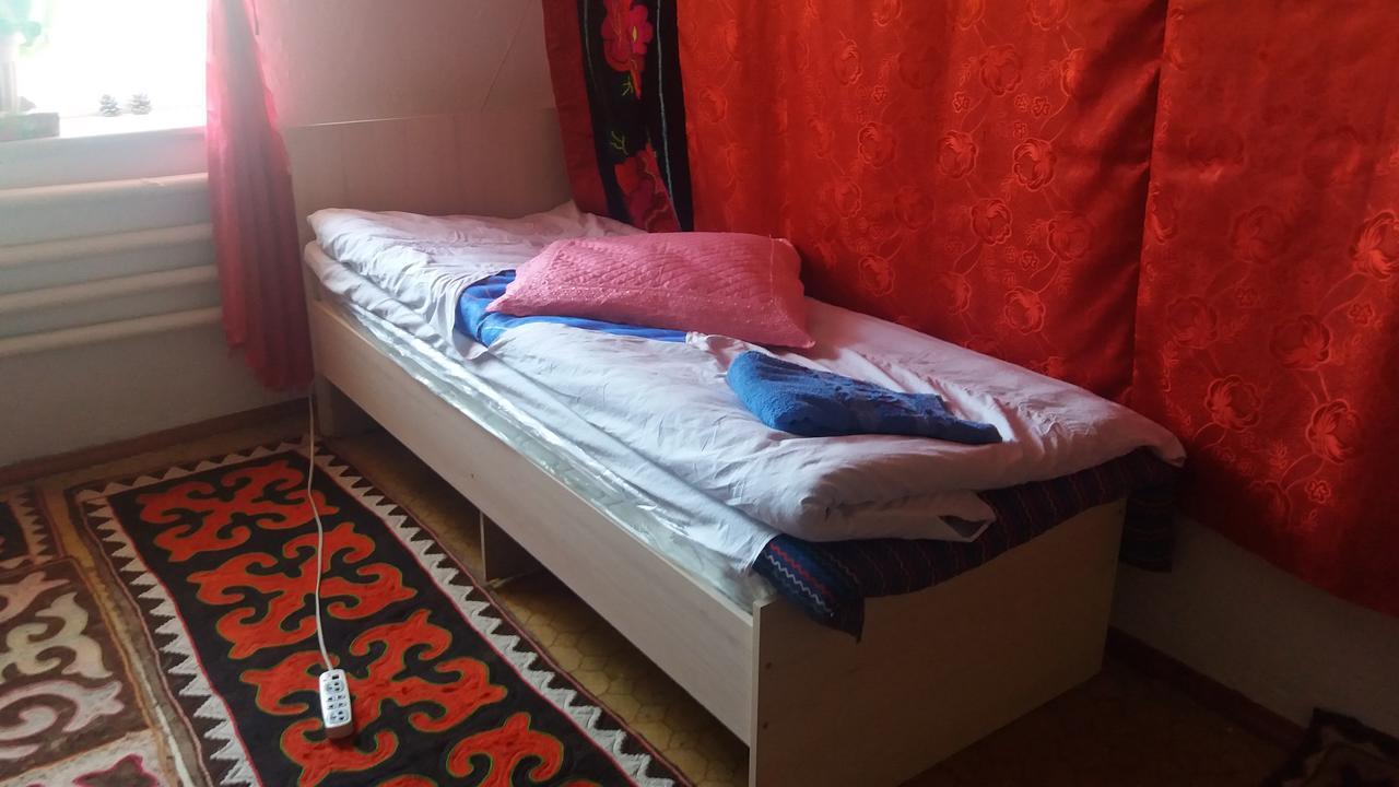 Happy Hostel In Kochkor المظهر الخارجي الصورة