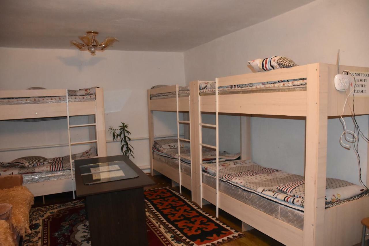 Happy Hostel In Kochkor المظهر الخارجي الصورة